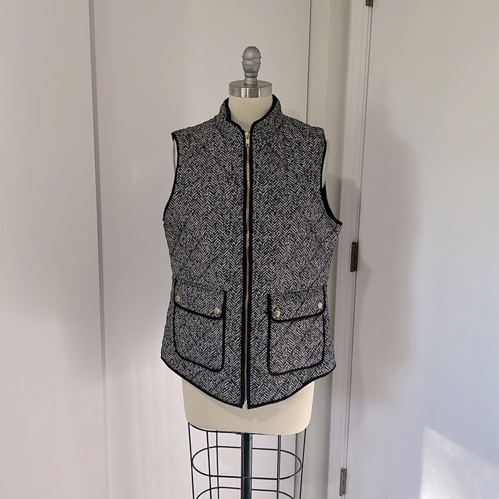 Herringbone vest with gold accents